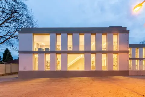 Chodov: Přestavba bývalé výrobny knedlíků na městskou knihovnu