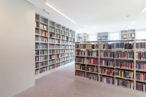 Chodov: Přestavba bývalé výrobny knedlíků na městskou knihovnu