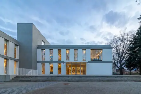 Chodov: Přestavba bývalé výrobny knedlíků na městskou knihovnu