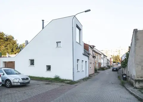 Desátková: Renovace rodinného domu v Brně