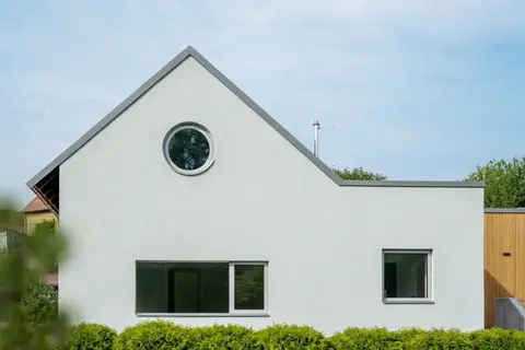 Suchomasty: Přestavba a přístavba mateřské školy v CHKO Český kras