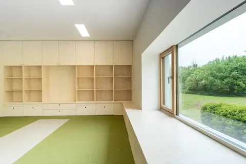 Suchomasty: Přestavba a přístavba mateřské školy v CHKO Český kras