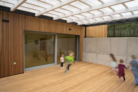 Suchomasty: Přestavba a přístavba mateřské školy v CHKO Český kras